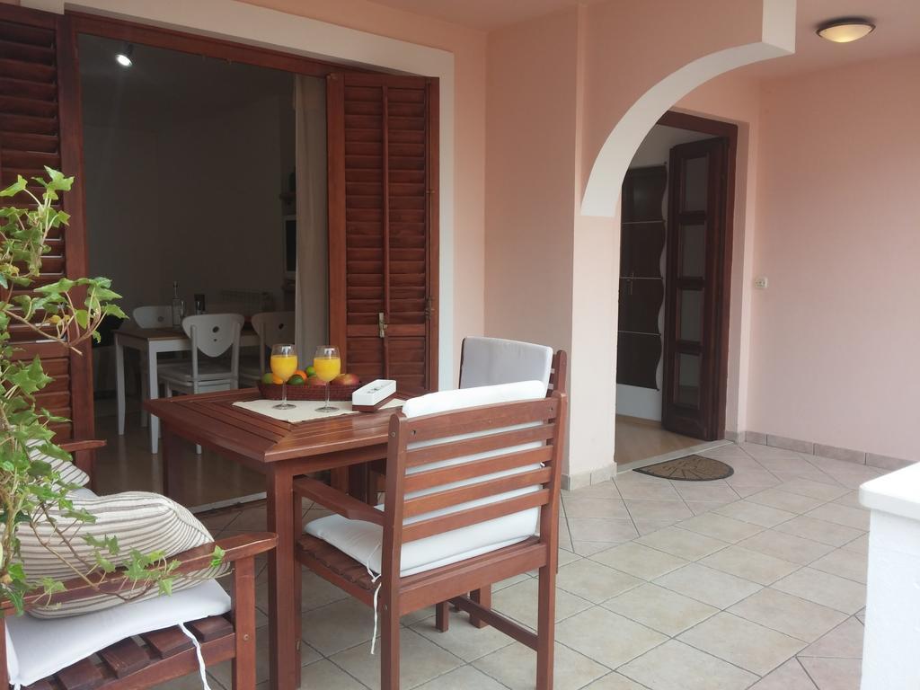 Apartment Antisin Zara Esterno foto