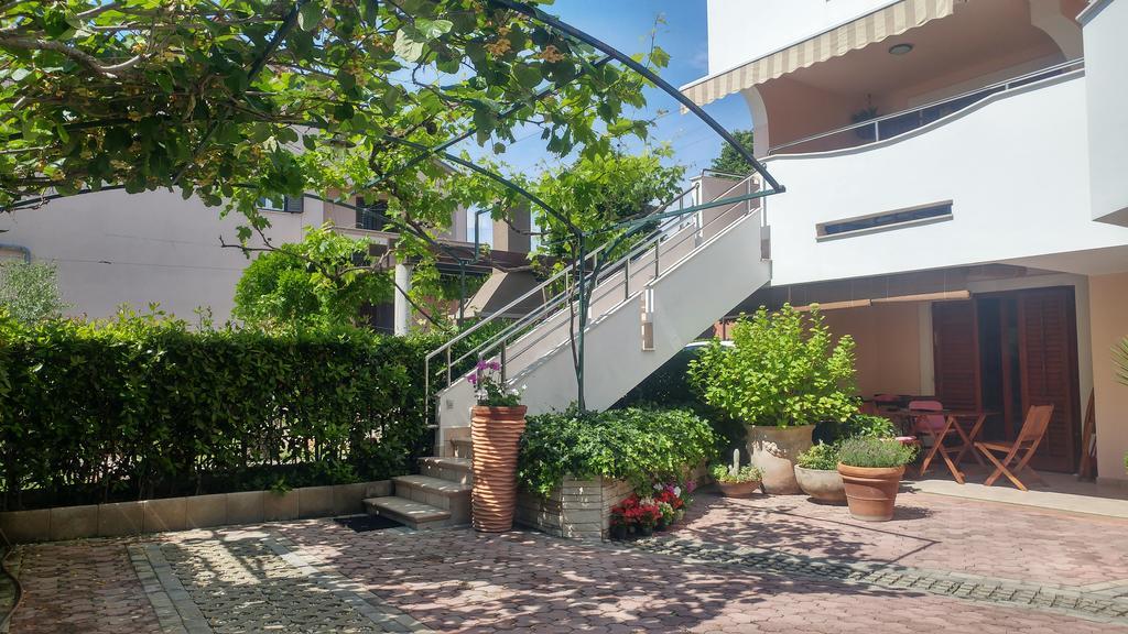 Apartment Antisin Zara Esterno foto
