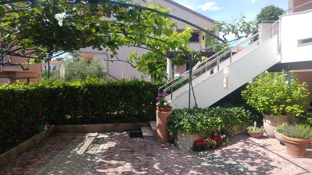 Apartment Antisin Zara Esterno foto