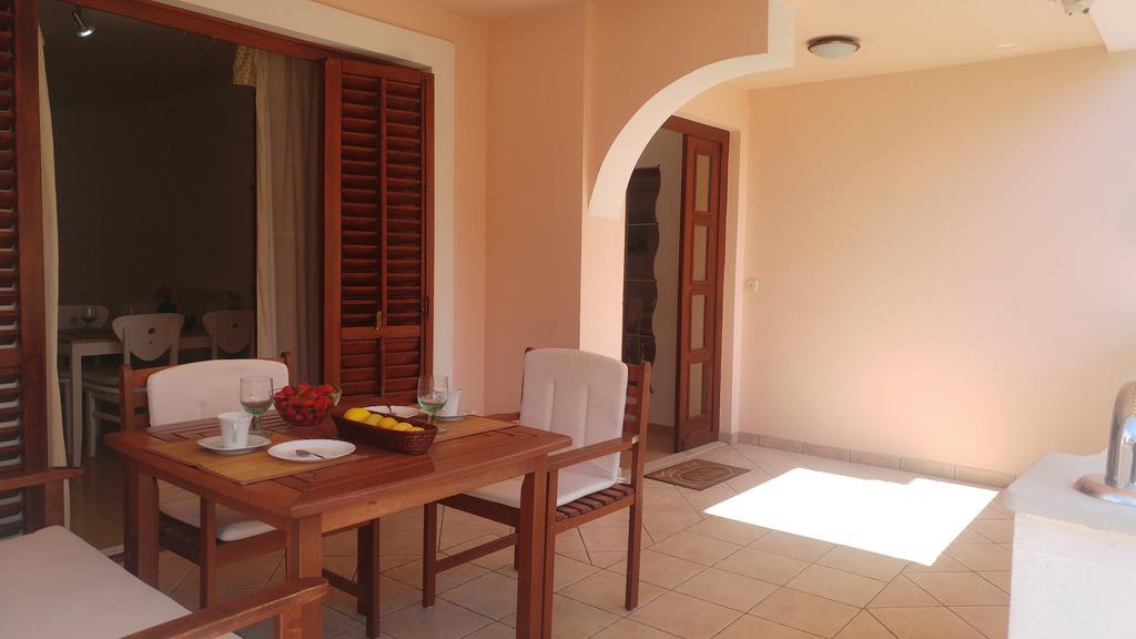 Apartment Antisin Zara Esterno foto